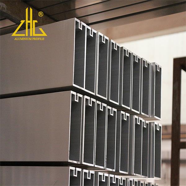 Extrusie van aluminium vliesgevels